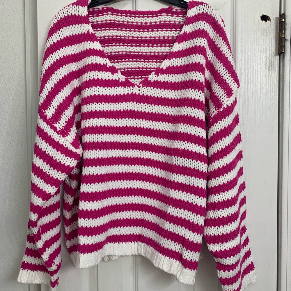 ** NEW Pink and White V-Neck Striped Sweater XXL